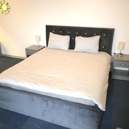 Luana Airport Apartments #4 오토페니 외부 사진